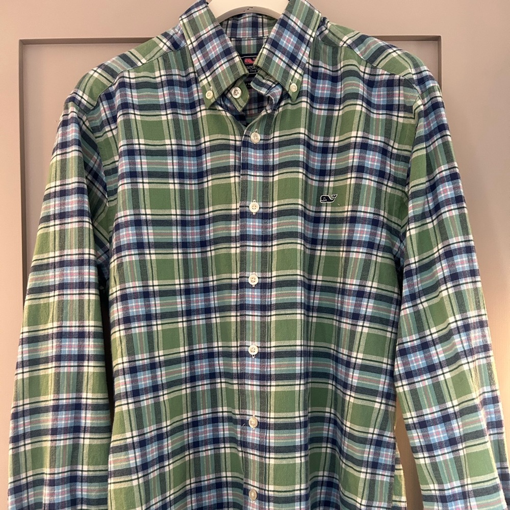 Vineyard Vines EUC slim fit soft flannel  Whale Shirt